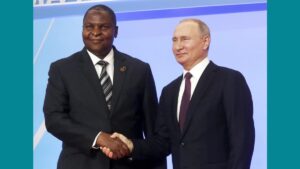​Faustin-Archange Touadéra et Vladimir Poutine lors du 2ème sommet Russie-Afrique à St-Pétersbourg en juillet 2023
