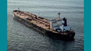 Le navire « Pushpa », aussi nommé « Boracay », immobilisé au large de Saint-Nazaire (Loire-Atlantique), le 1ᵉʳ octobre 2025.