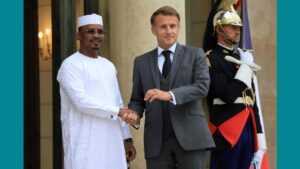 Emmanuel Macron, le président français et son homologue tchadien, Mahamat Idriss Déby, à l’Elysée, à Paris, le 13 octobre 2026